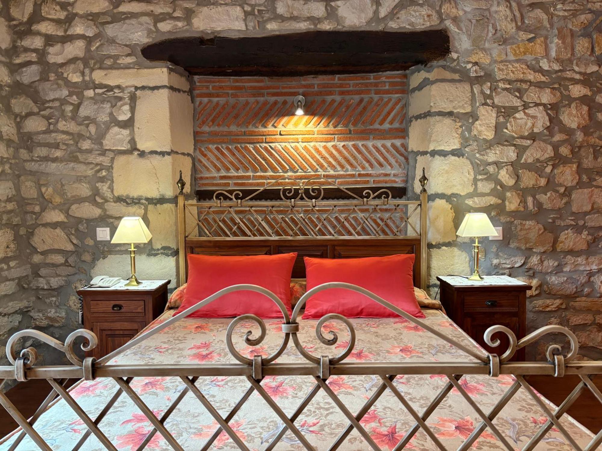 Hotel Casona Los Caballeros Santillana del Mar Ngoại thất bức ảnh