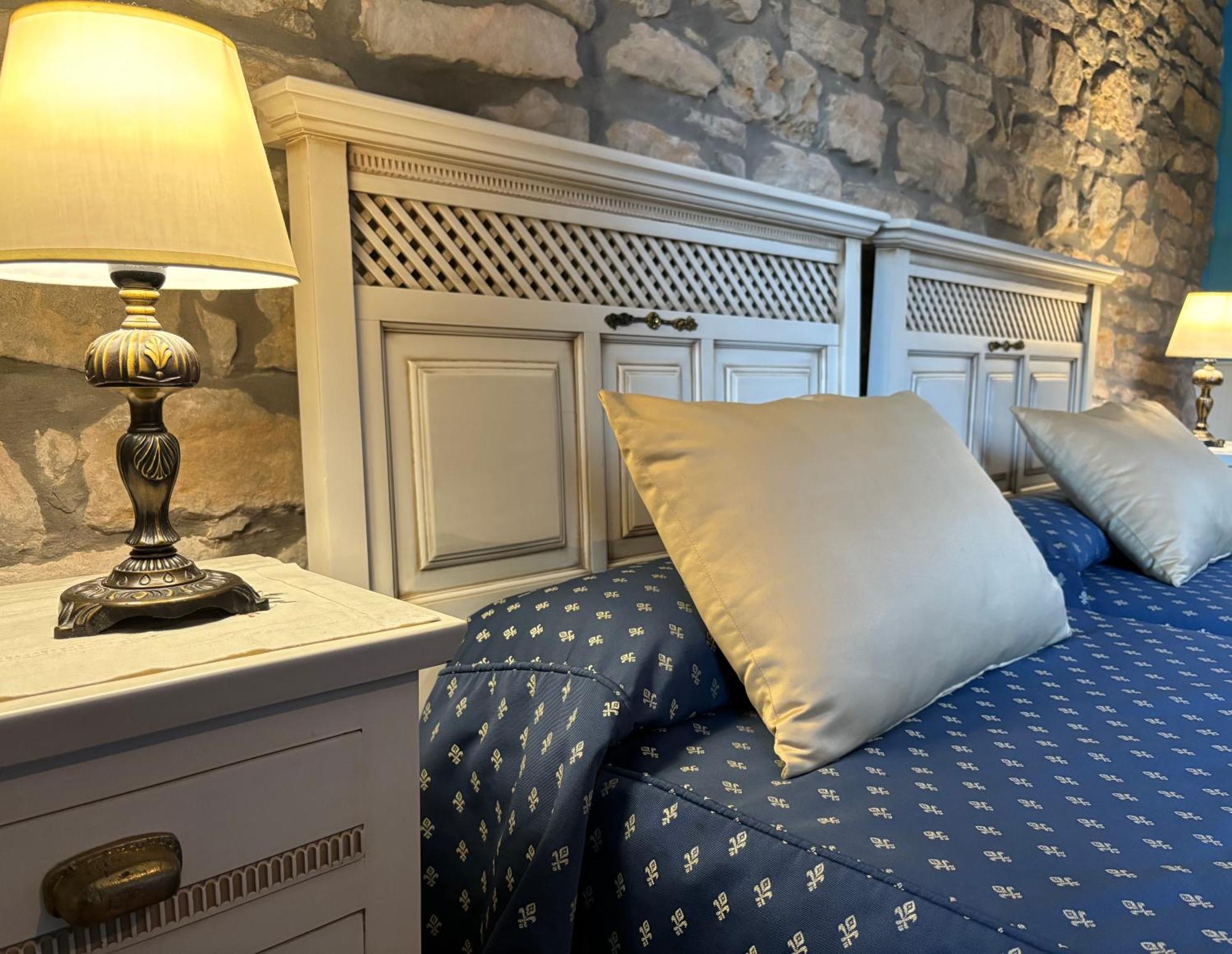 Hotel Casona Los Caballeros Santillana del Mar Ngoại thất bức ảnh