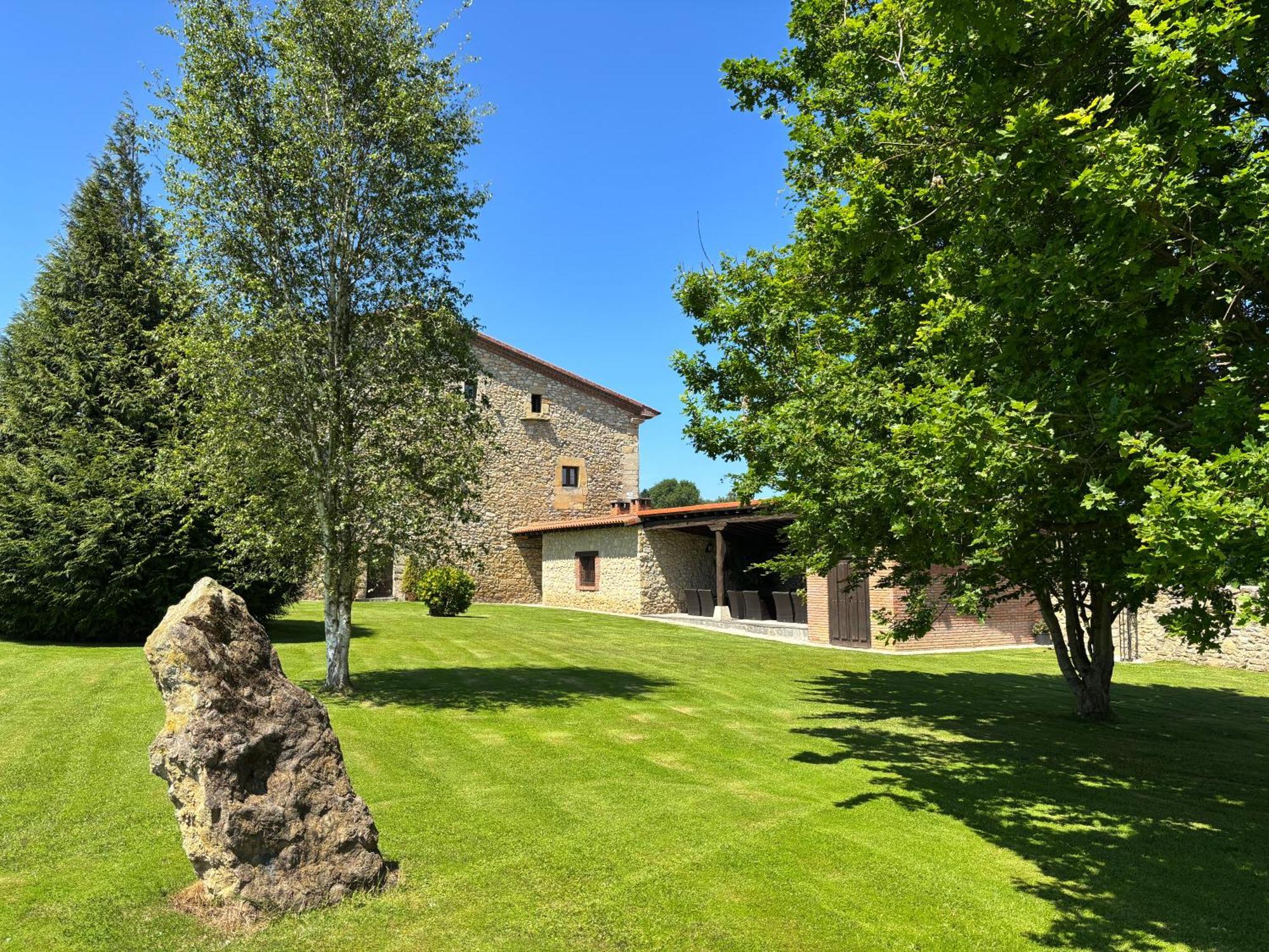 Hotel Casona Los Caballeros Santillana del Mar Ngoại thất bức ảnh